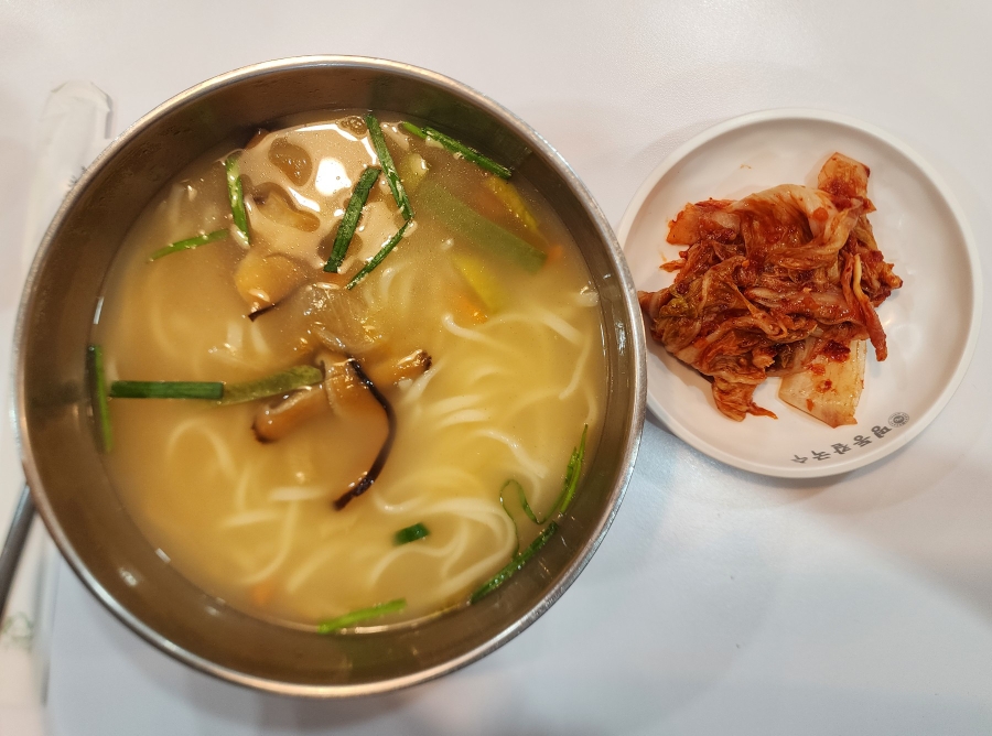 명동칼국수 포스코점 사진 8