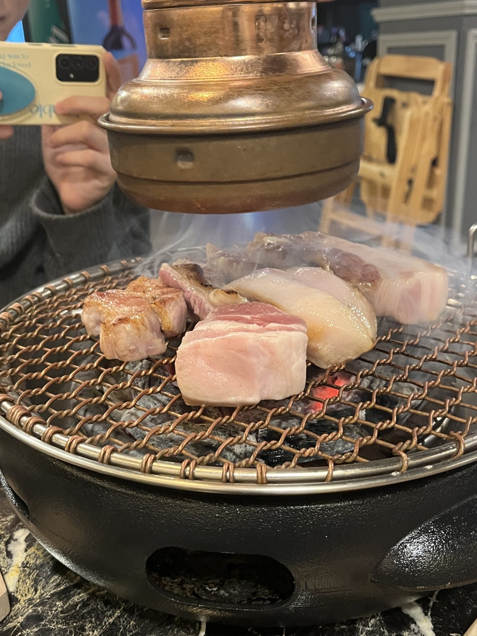 까만돌멩이 이미지