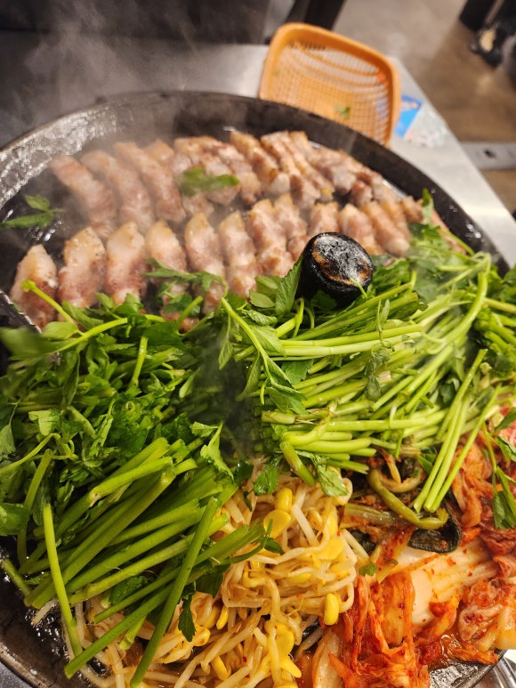 미나리삼겹살 이미지