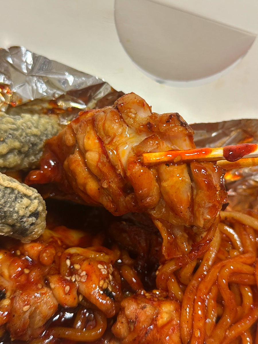 꾸부라꼬숯불치킨 이미지