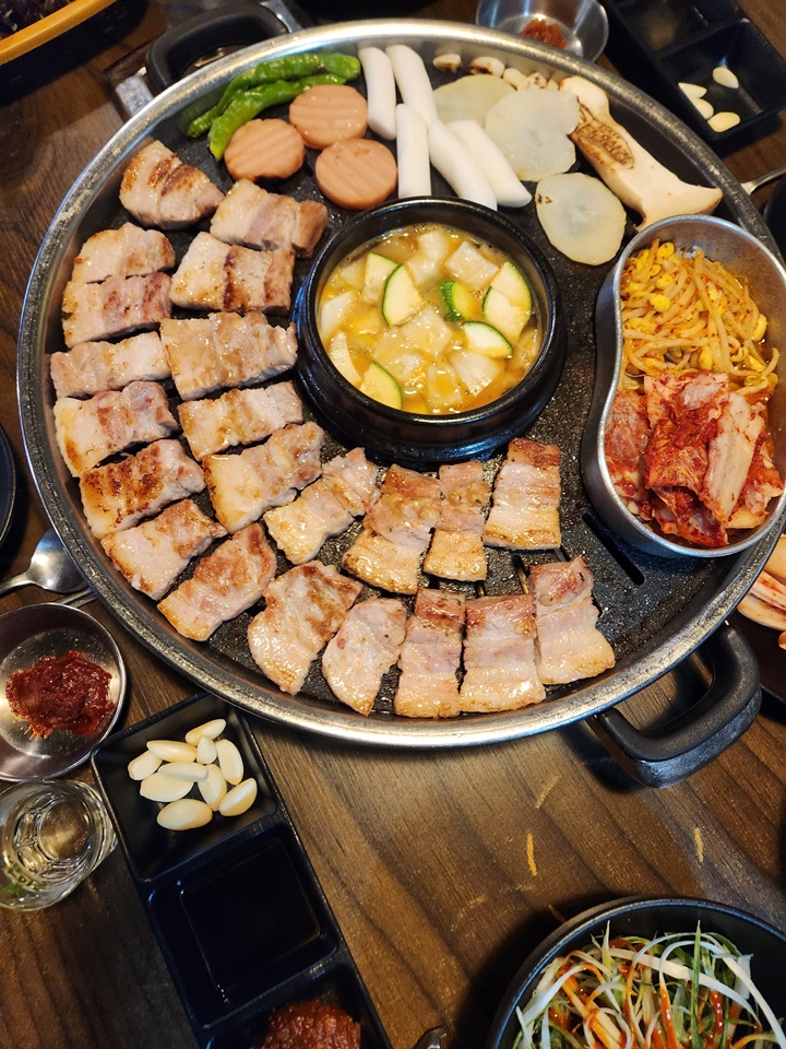 삼겹삼겹 이미지