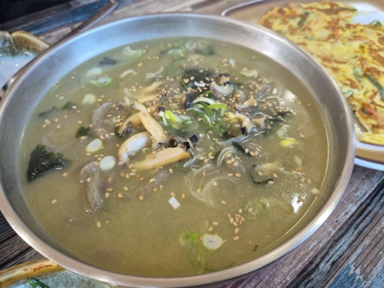 전복배말칼국수 이미지