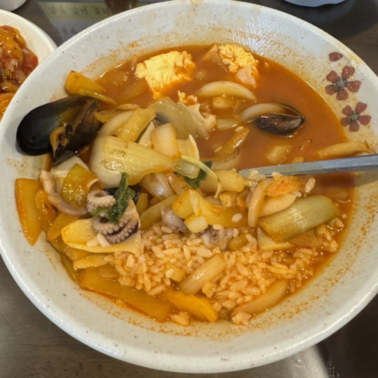 능동해물짬뽕 이미지