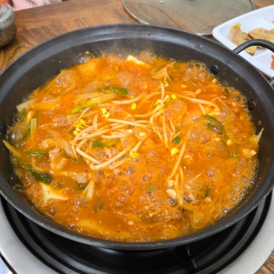 명동돼지찌개진례점 이미지