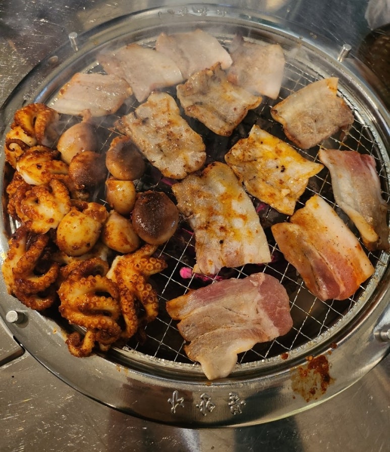 평화 숯불 쭈꾸미 이미지