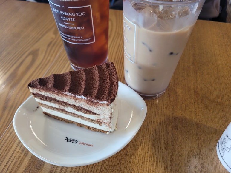 진수찬 이미지