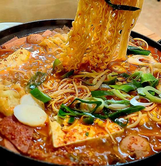 부대마을부대찌개 이미지