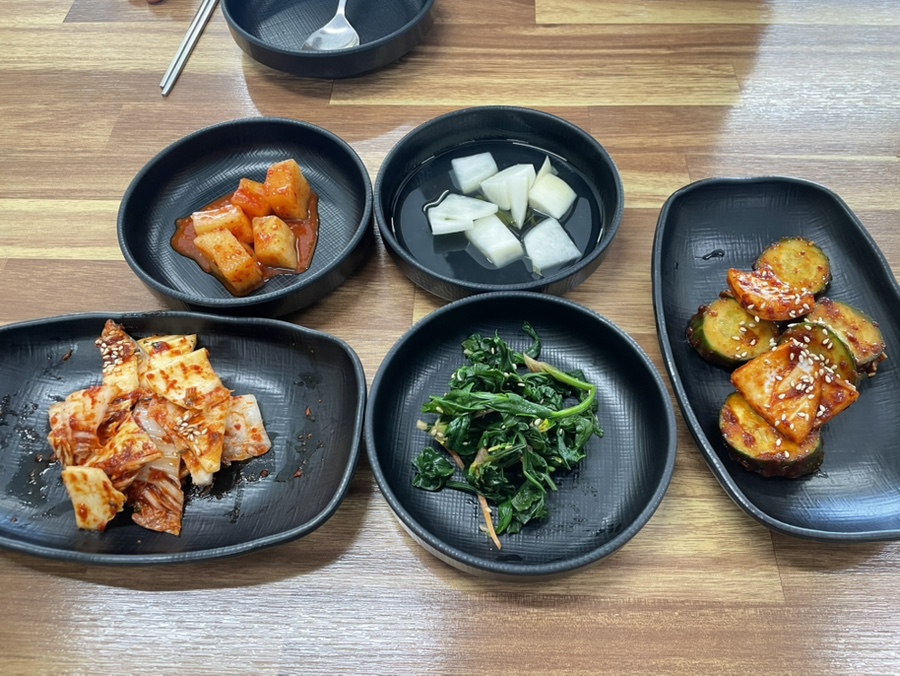 진 해물칼국수 보쌈 이미지