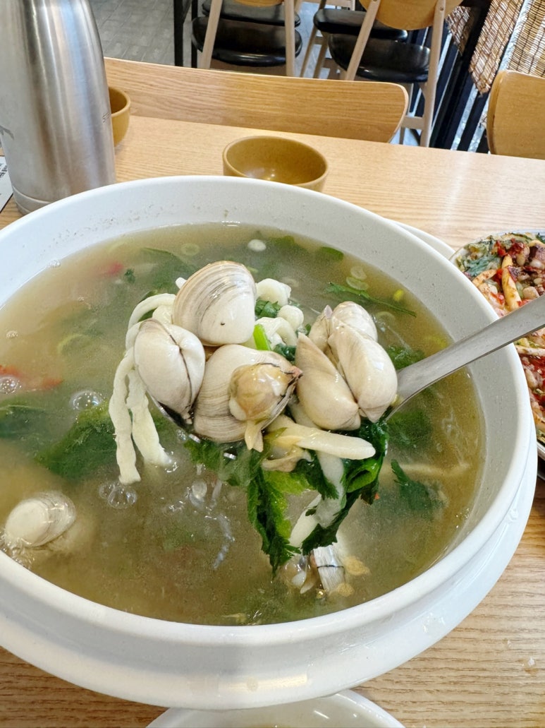 동동칼국수 이미지