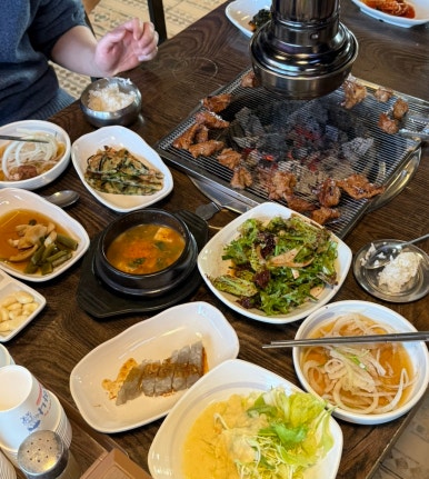 찬우물숯불갈비 이미지