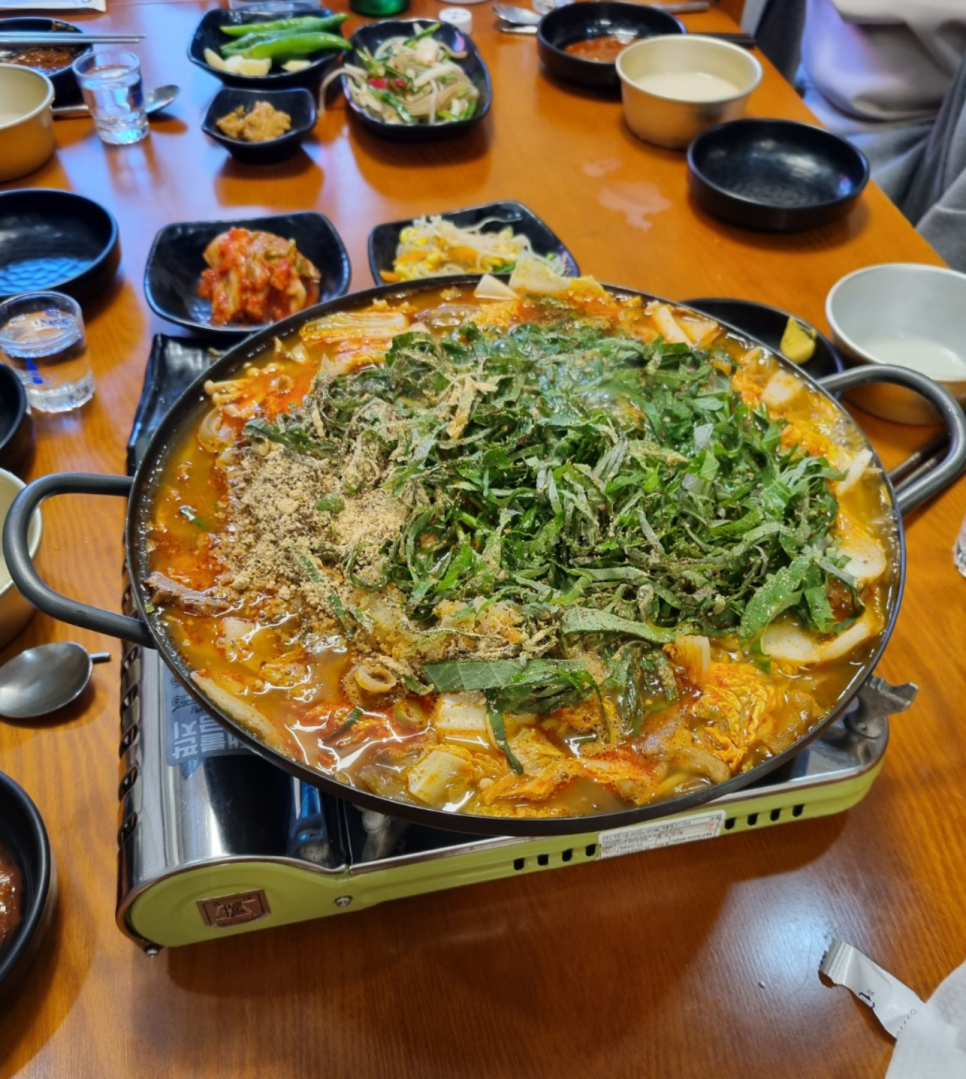 흑염소탕전문 이미지