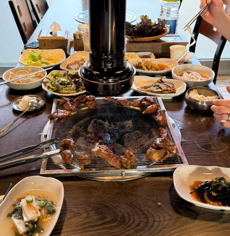 찬우물숯불갈비 이미지