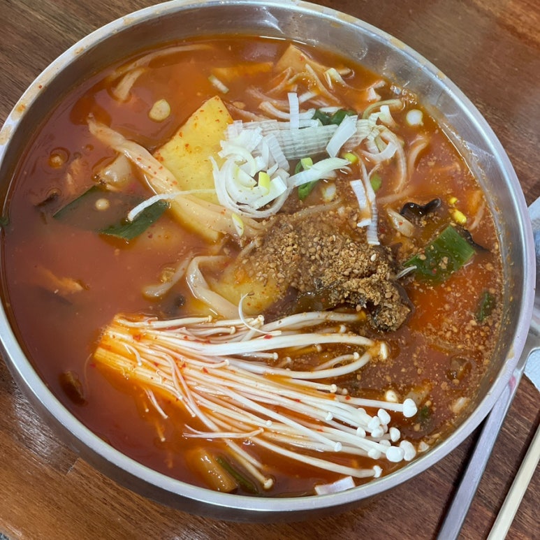 청다리쫄면 이미지