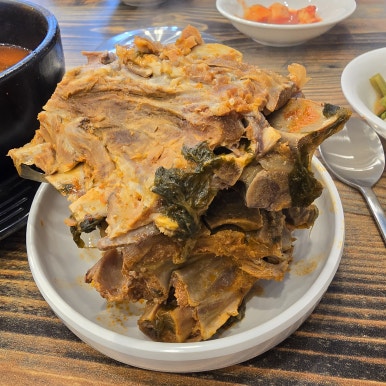 포이뼈다귀해장국 이미지