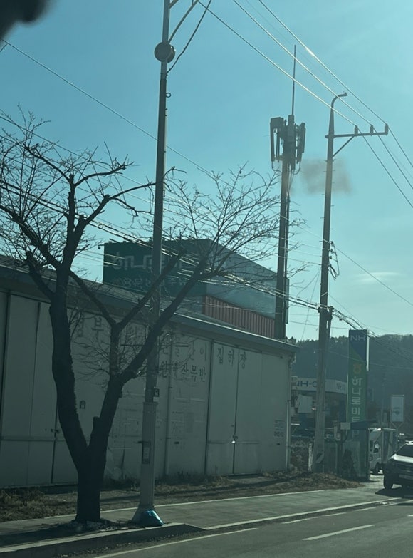 집 밖으로 이미지