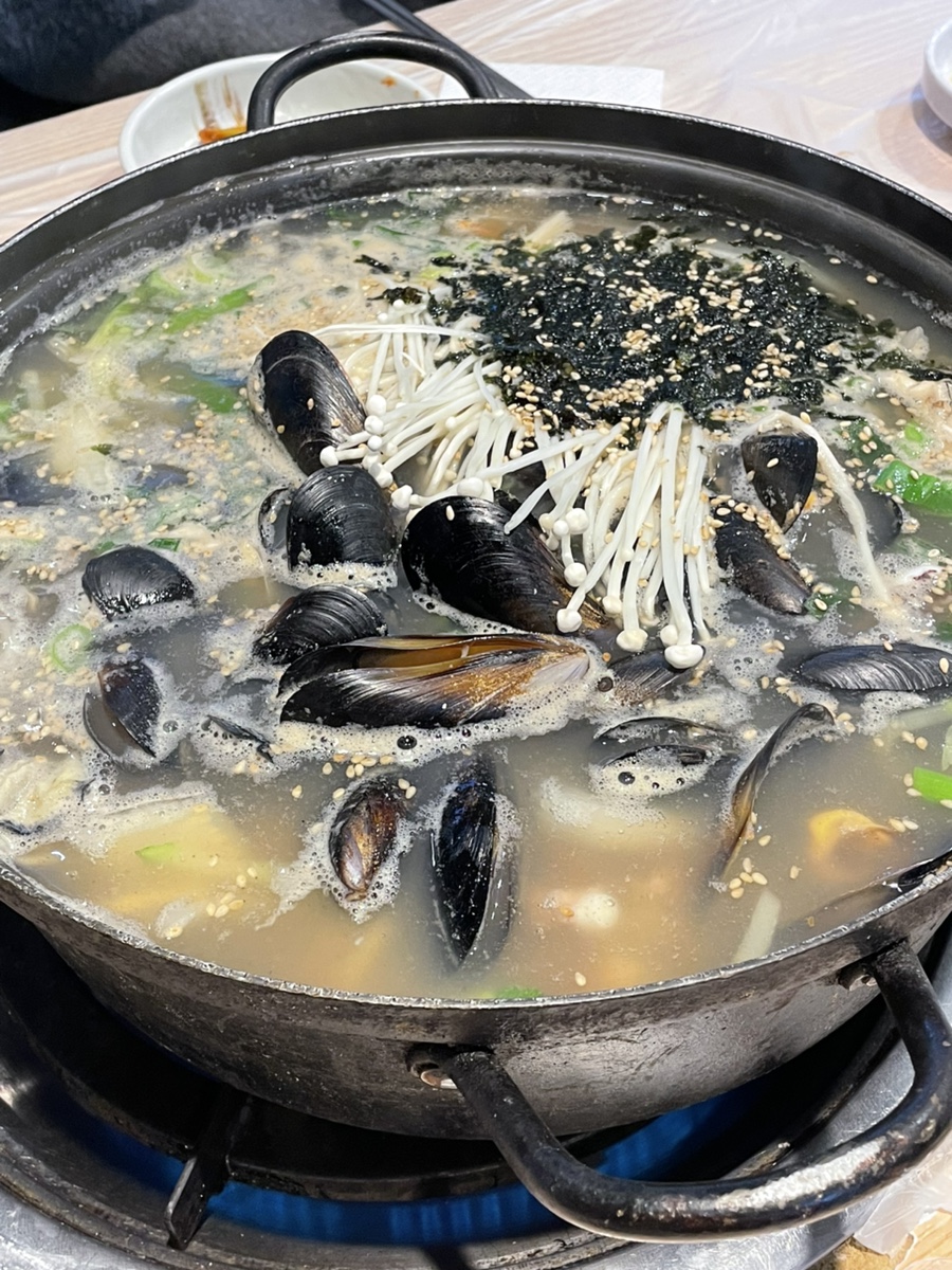 산오징어바지락칼국수 이미지