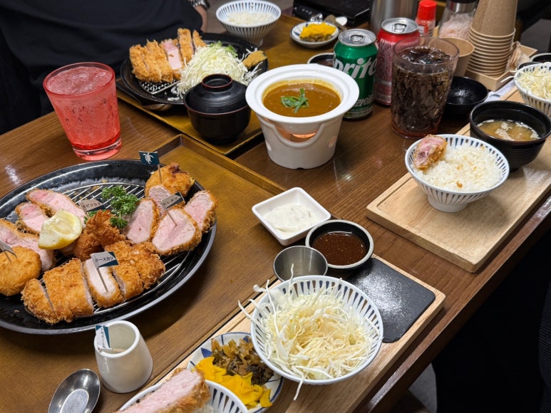 크레이지카츠현대백화점 이미지