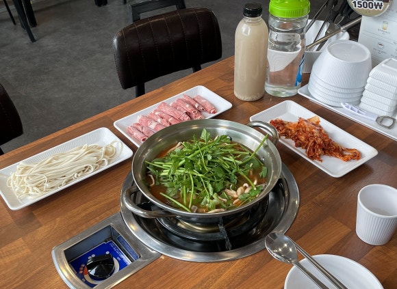 예향얼크니샤브샤브손칼국수 운서점 이미지