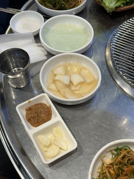 돈돼지연탄구이 이미지