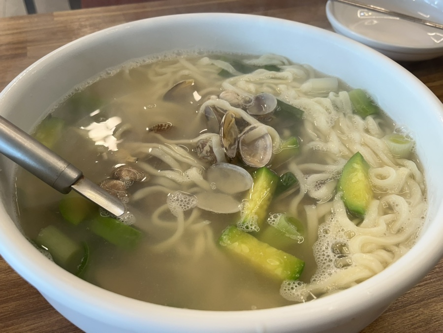 밀조아생바지락칼국수 이미지