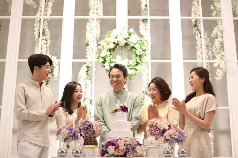 증명가족사진관레드셔터천안 이미지