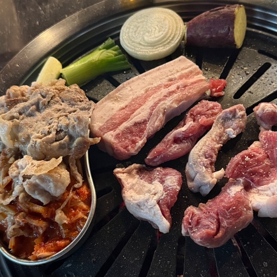 함양흑돼지식육식당 이미지