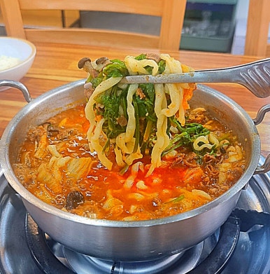 주남얼큰샤브칼국수 이미지