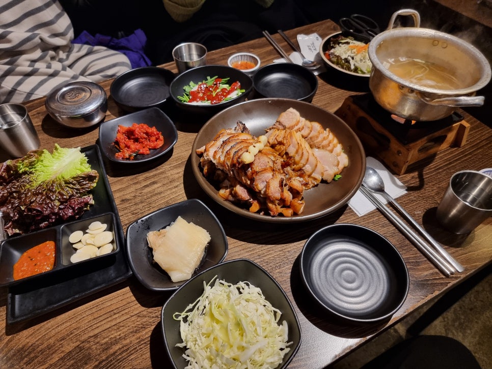 아씨네족발 이미지