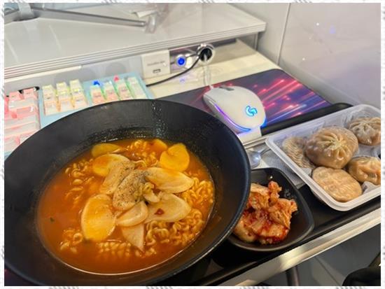 럭셔리피씨방 이미지