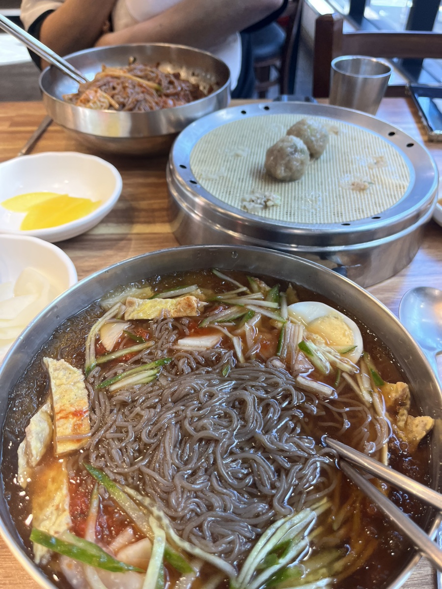 메밀고밀면 이미지