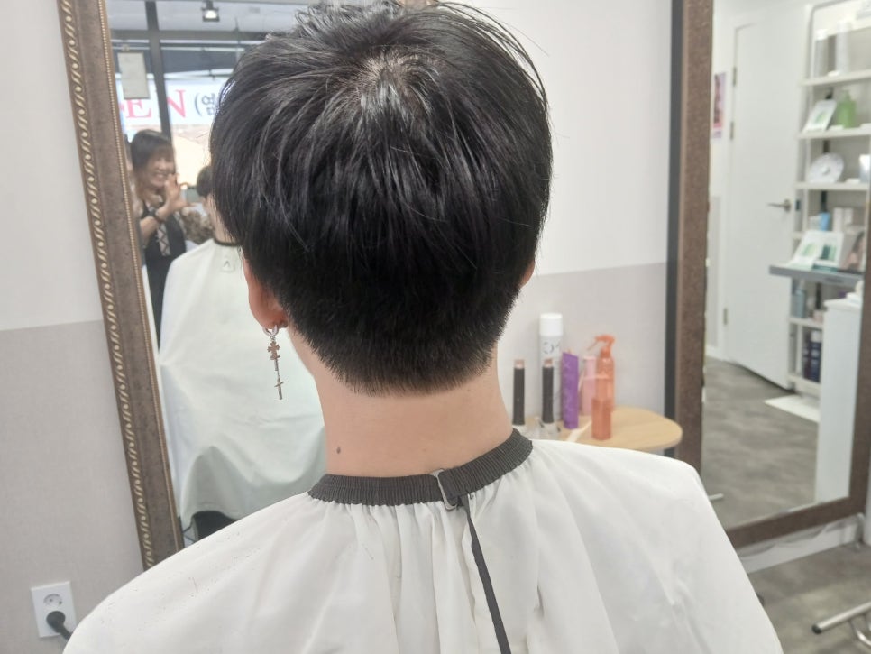 헤어꾸미기 이미지