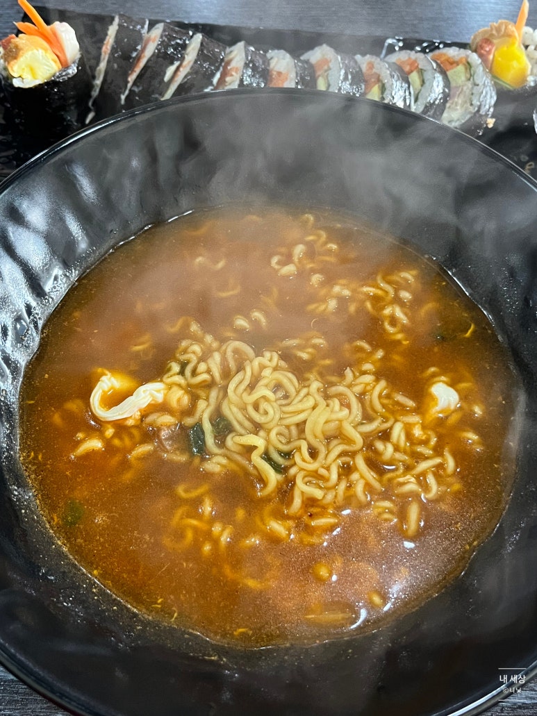 알콩김밥달콩라면 이미지