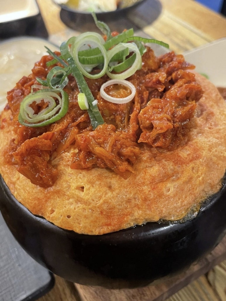 숯불에 구운닭 이미지