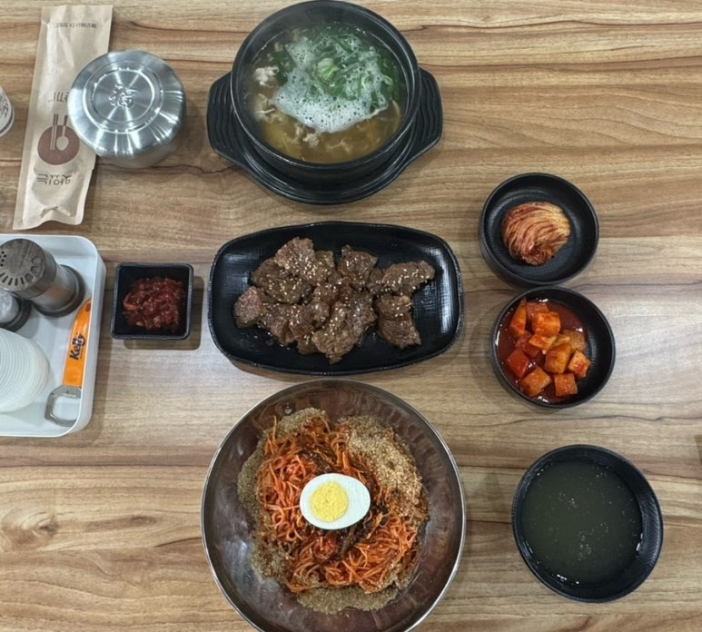 넝쿨째오이소박이냉국수 이미지