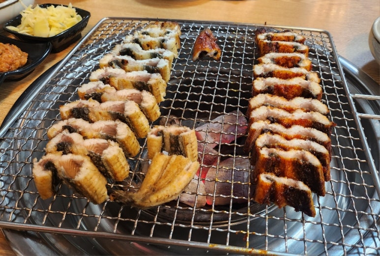 국산장어한마리 이미지