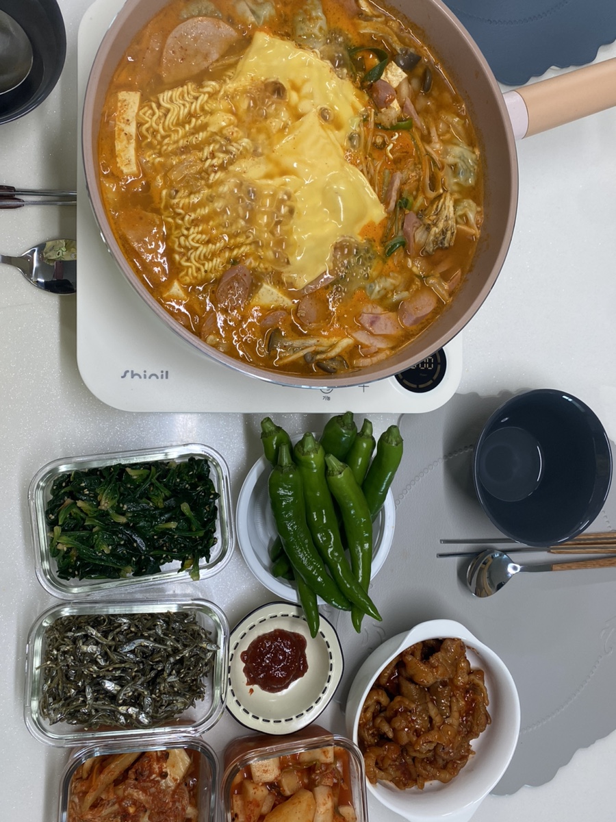 돼지네부대찌개 이미지