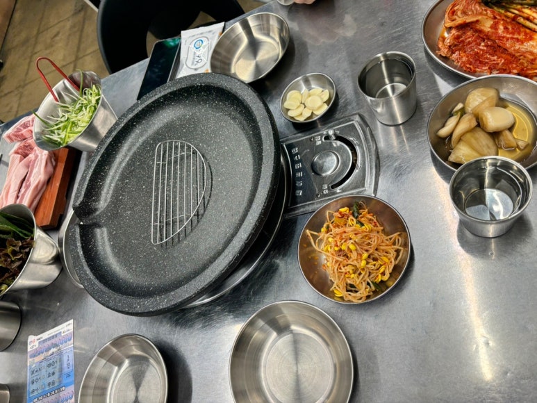 돈돼지유 생삼겹살 이미지