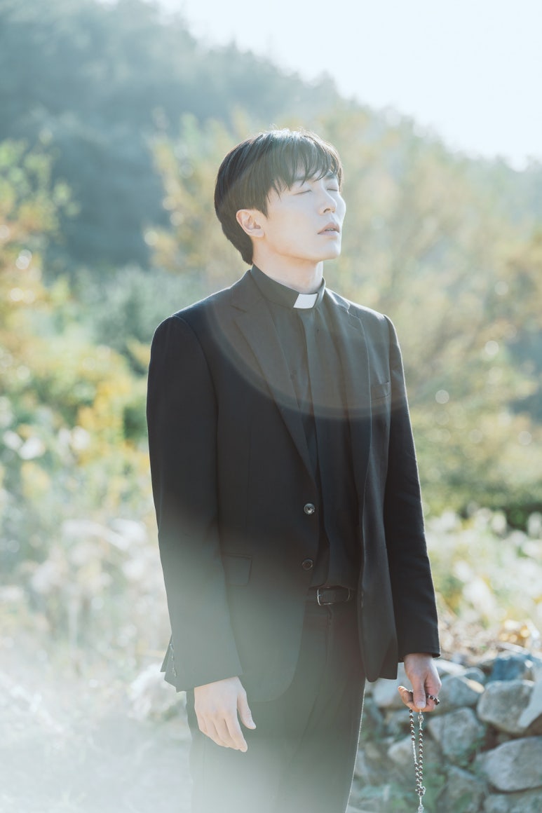 최윤 이미지
