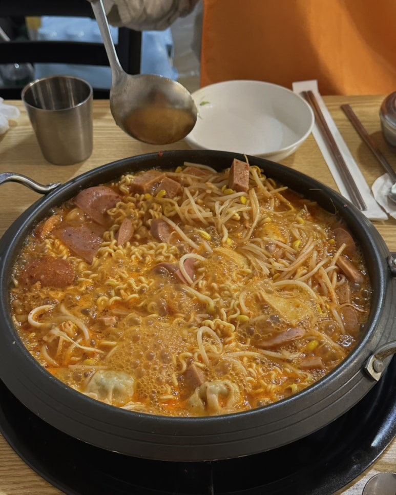 흥부부대찌개 이미지
