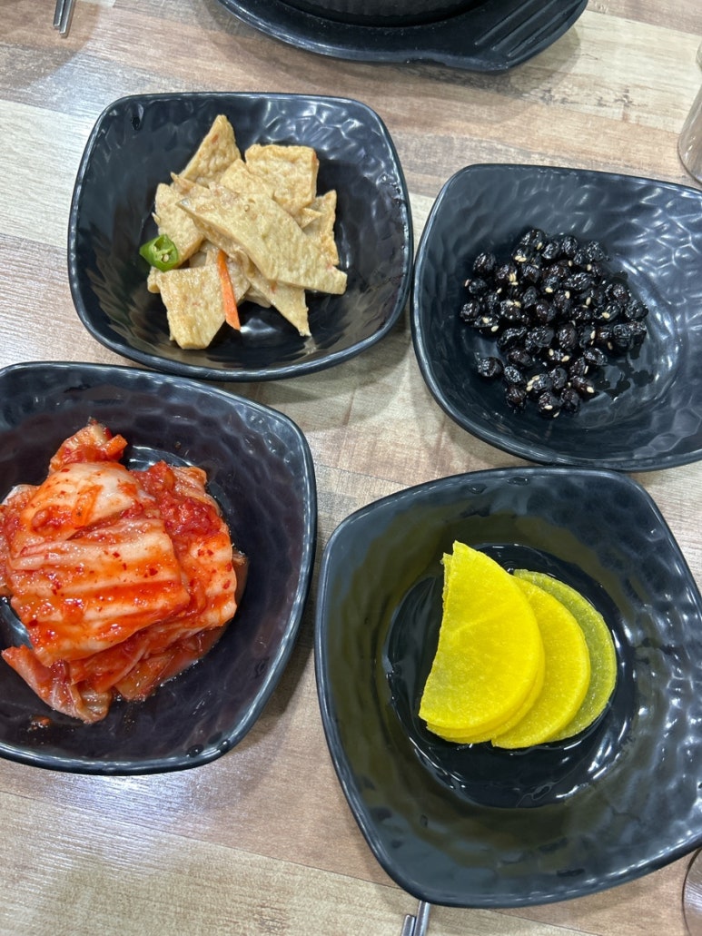 노랑토마토김밥주먹밥 이미지