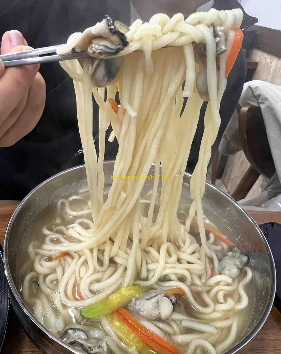 삐뚤이칼국수 이미지