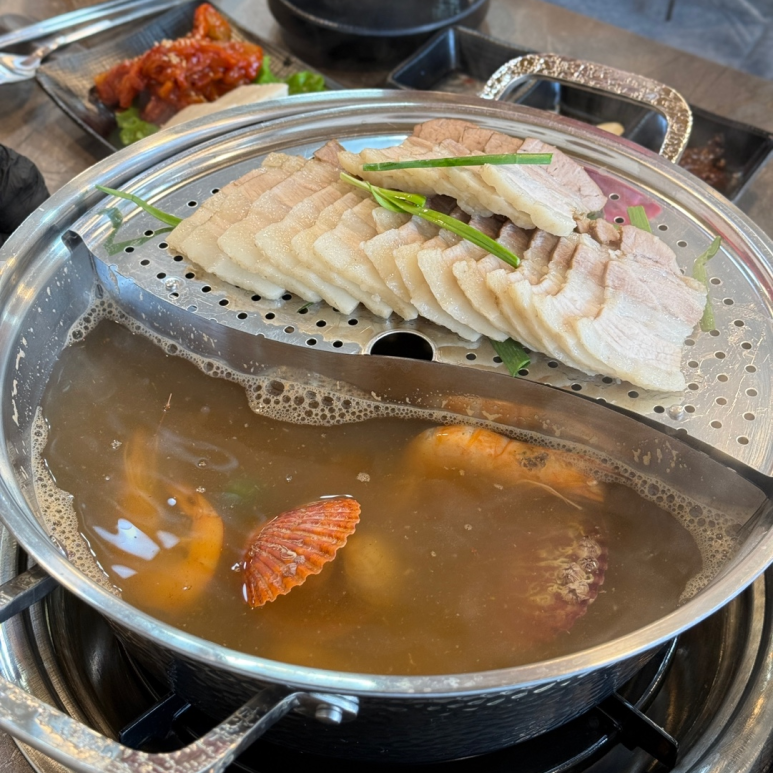 오대감보쌈칼국수 이미지