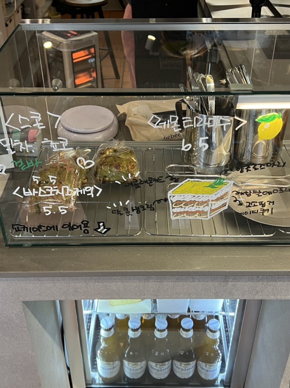 폴링인커피 이미지