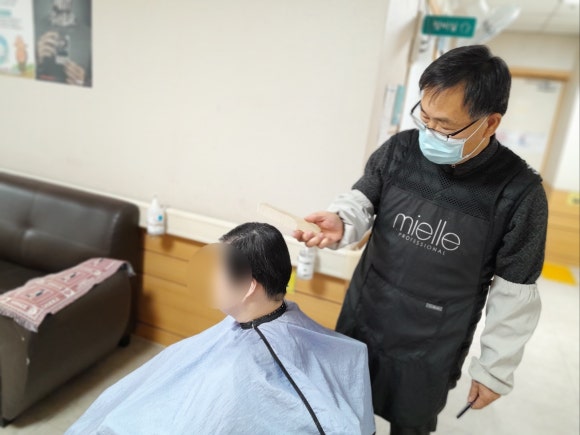 헤어공작소 이미지