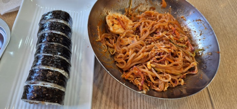쿠욱김밥 이미지