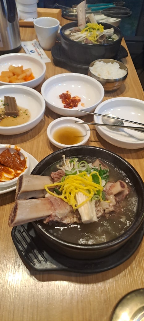 형과아우황칠누룽지삼계탕 이미지