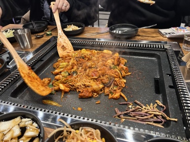 춘천집무한철판닭갈비 이미지
