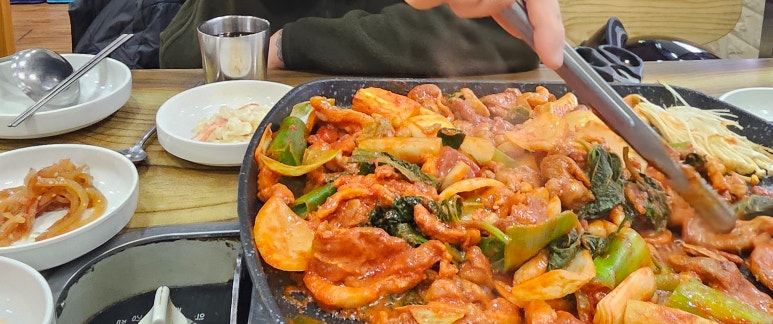 큰손생오리흑염소 이미지