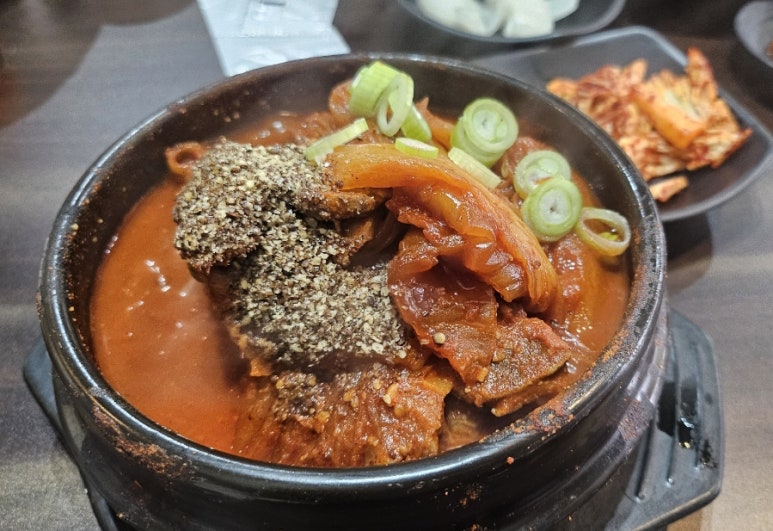 고봉뚝배기 이미지