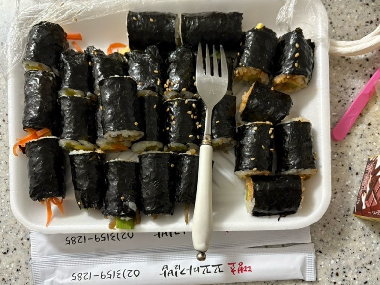 땡초꼬꼬마김밥 이미지